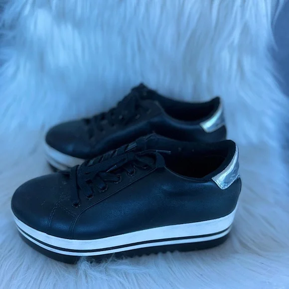 Steve Madden Shoes Steve Madden Womens Alley Platform Sneakers